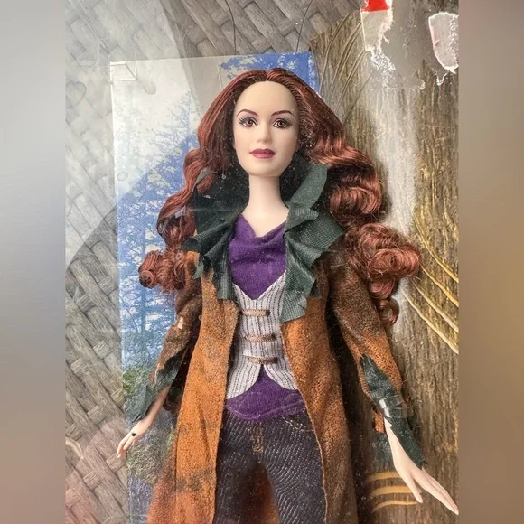 2010 The Twilight Saga Eclipse Victoria Doll Barbie Collectible - Picture 2 of 5